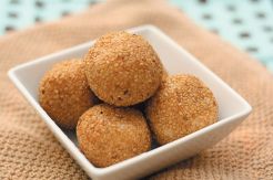 Onde-onde Kue Khas Perayaan...