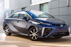 Toyota Komitmen Pangkas Harga Mirai