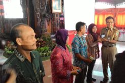 Kudus Luncurkan Kredit Usaha Produktif Tanpa Agunan