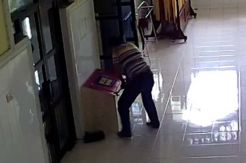 Pencurian Kotak Amal Masjid di Bukittinggi Terekam CCTV