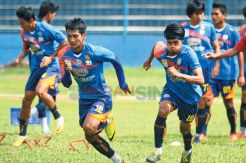 Di Atas Angin