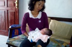 Bayi Laki-Laki Dibuang dalam Bungkusan Kantong Kresek