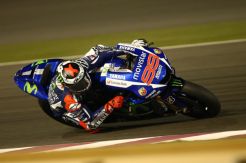 Lorenzo Uring-uringan Diasapi Duo Ducati