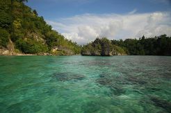 Pulau Poya Lisa, Surga...