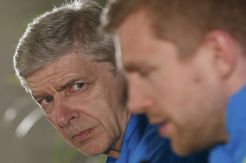 Main di Markas Monaco, Wenger Merasa Tertekan