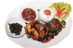 Menu Indonesia di Restoran...