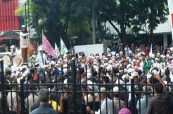 Ongen Sangaji Janji Teruskan Hak Angket Ahok
