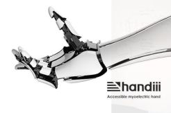 Robot Lengan Handii Bisa Dikendalikan dengan Smartphone