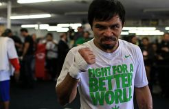 Pacquiao Buat Samsak Hidup Bercucuran Darah