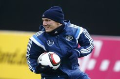 Schweinsteiger Buat Jerman Bermain Lebih Menyerang