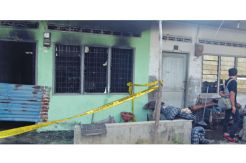 Rumah Terbakar, Dua...