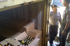 Polres Majalengka Gagalkan Pengiriman Ribuan Botol Miras