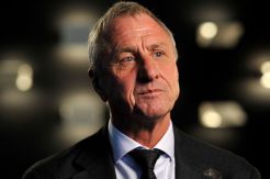 Cruyff Sebut Gaya Main Belanda Bikin Sakit Mata