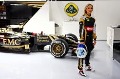 F1 Wanita Mendekati Kenyataan