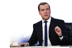 Medvedev Pererat Hubungan...