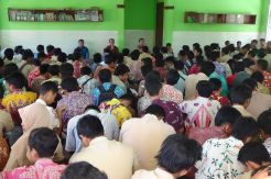 Jelang UN, Ratusan Siswa Gelar Istigasah