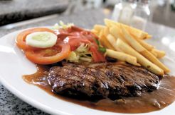 Steak Lokal Rasa Internasional