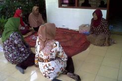 Mukena dan Jaket, Kado Terakhir Siti Zaenab untuk Keluarga