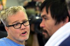 Roach Belum Puas Lempar Psywar ke Kubu Mayweather Jr.