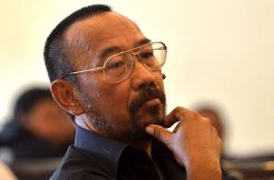 Legendaris Persib Sebut Menpora Arogan