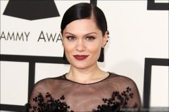 Jessie J Tampil Emosional...