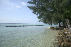 Teduhnya Pulau Cemara Besar di Jepara