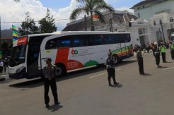 Pelajar dan Warga Bandung Antusias Sambut Delegasi KAA