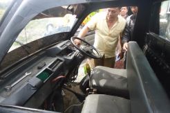 AM Lari Menggunakan Mobil Pikap