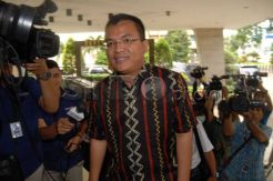 Diperiksa Tujuh Jam, Denny Indrayana Dicecar 25 Pertanyaan