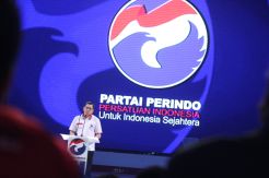Melalui Pantun, HT Kobarkan Semangat Kader Perindo