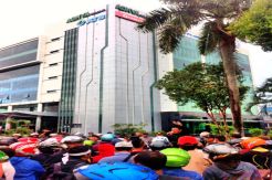 Air Tak Kunjung Mengalir, Ribuan Warga Demo ATB