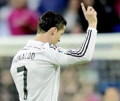 Tak Bisa Menjauh Dari Messi, Ronaldo Frustrasi