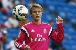 Ada di Bangku Cadangan, Odegaard Batal Cetak Sejarah