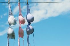 Tips Mencuci Bra Agar Tidak Rusak