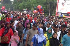 Jenuh Demo, Buruh Pilih Jalan Sehat Berhadiah