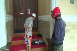 Mayat Bayi dalam Ransel Ditemukan di Pintu Masjid