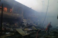 Api Masih Berkobar di Pasar Johar