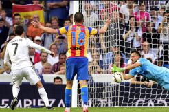 Alves, Sosok Spesialis Penghancur Penalti CR7