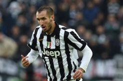 Bek Juve Ancam Tak Beri Kesempatan Madrid Bernapas