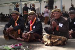 Raja PB XIII Hangabehi Gelar Tingalan Jumenengan Sendiri