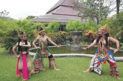 Mangkunegaran Performing...