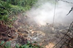 Warga Temukan Kawah Baru di Gunung Salak