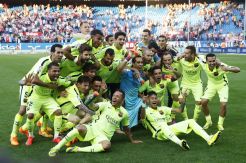 Barcelona, Dihukum FIFA Tetap Juara
