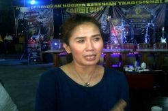 Nicky Astria Puji Fatin Penyanyi Berkarakter