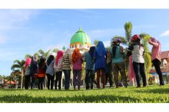 Wanita Pemakai Pakaian Ketat di Aceh Dirazia