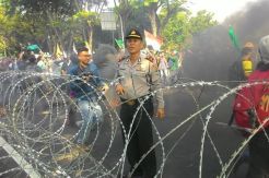 Dipenuhi Ribuan Mahasiswa,...