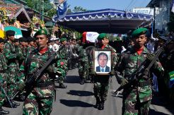 Dubes Burhan Dimakamkan...