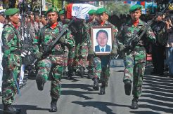 Dubes Burhan Dimakamkan...
