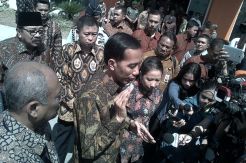 Jokowi Resmikan Terminal Teluk Lamong