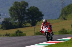Rossi Terlempar, Dovizioso Tak Tergoyahkan di Sesi Kedua